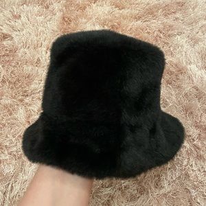Urban Outfitters Fluffy Bucket hat